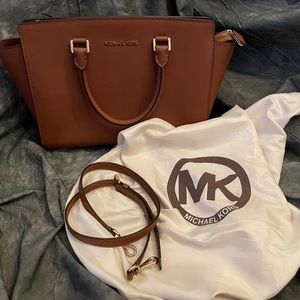 Michael Kors Selma Handbag in Tan